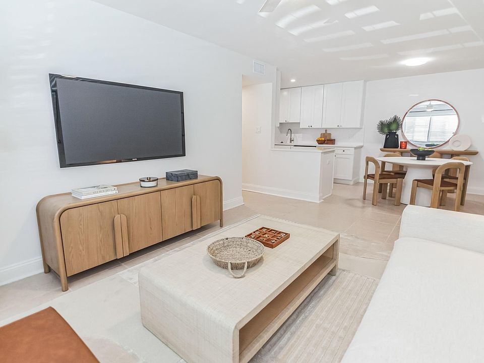 Palma Ceia by Innovo Living Hyde Park- Newly Designed 2 Bedroom 2 Bath