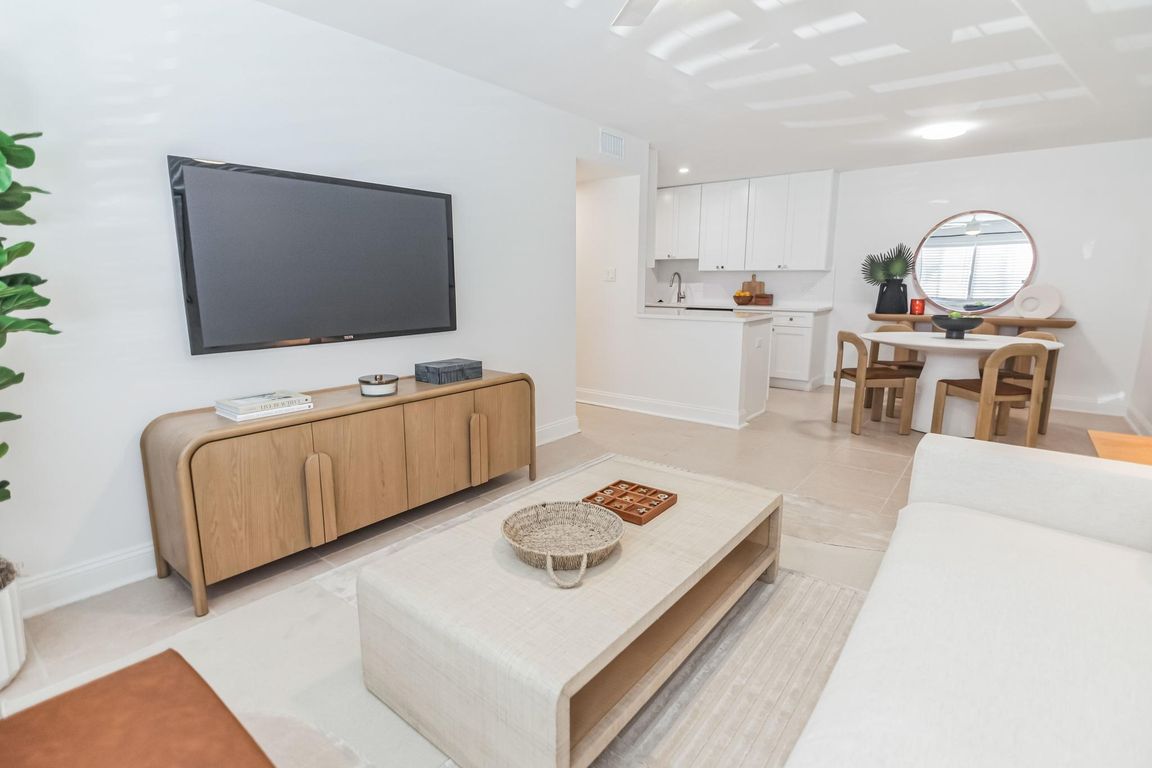 Palma Ceia by Innovo Living Hyde Park- Newly Designed 2 Bedroom 2 Bath