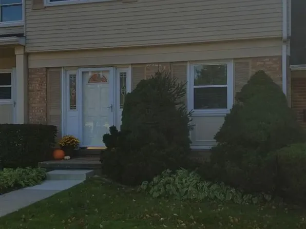 1747 Brentwood Dr #544, Troy, MI 48098