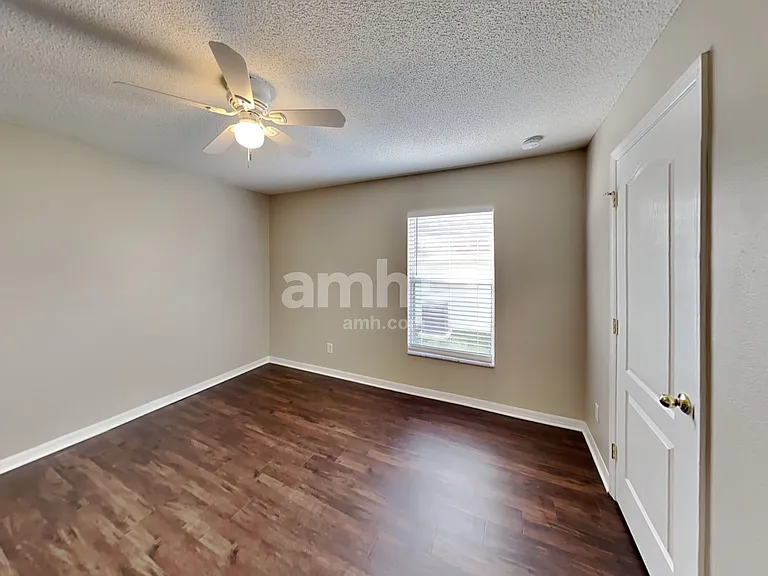 1913 Southern Oak Loop — Photo 21