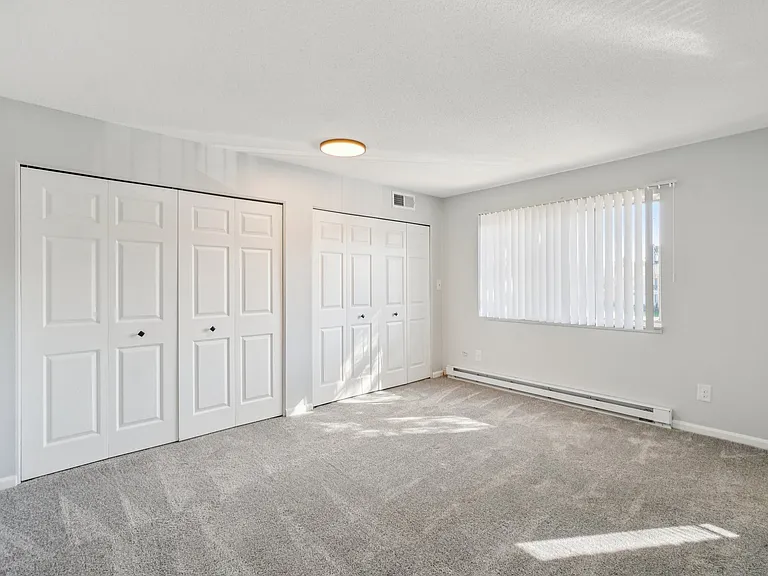 Independence Square Apartments — Photo 34