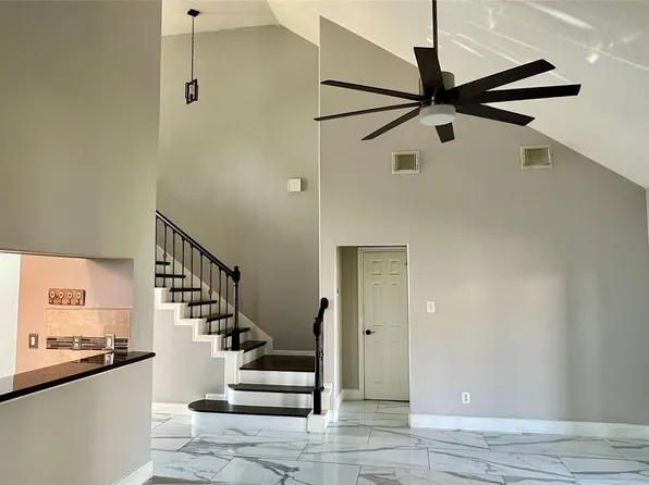 14802 Belterraza Dr, Houston, TX 77083