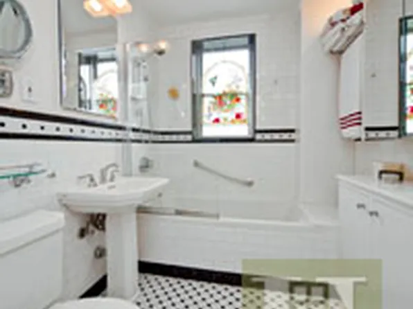 500 Grand Street image 1 of 8