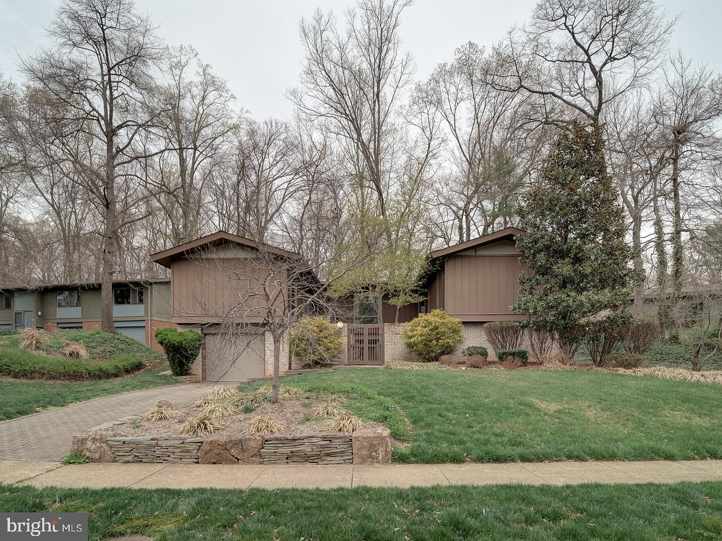 邦楽 Kronos MaRiA 8712 Mary Lee Ln, Annandale, VA 22003 | Zillow