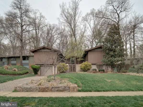 8712 Mary Lee Ln, Annandale, VA 22003