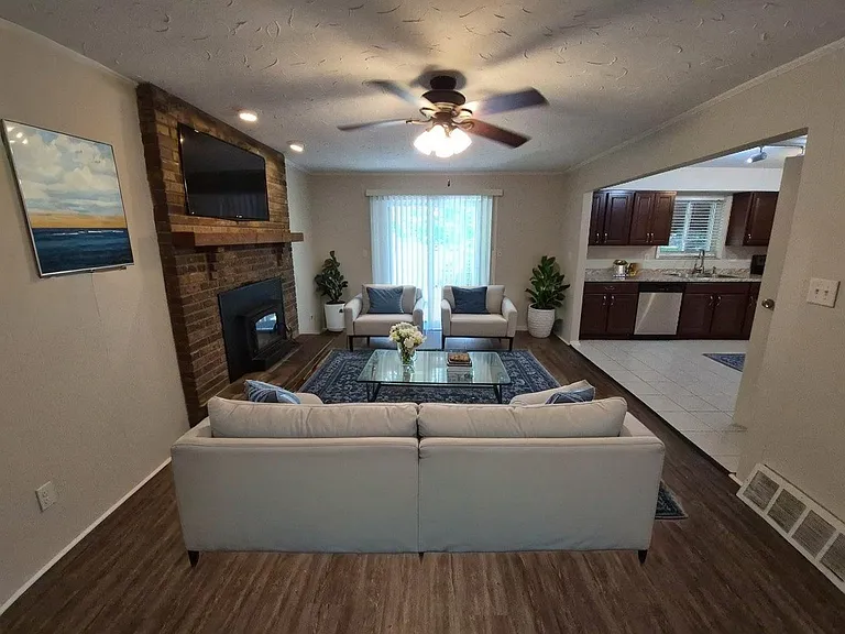 6386 Taylor Rd — Photo 3