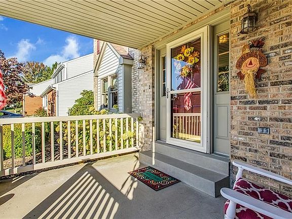 2nd image of 207 Meadowbrook Dr