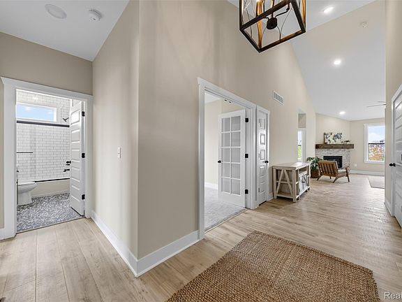 2nd image of 659 Round Rock Dr