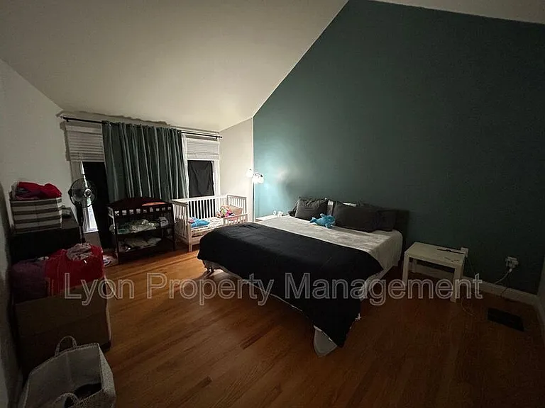 240 Sanctuary Dr — Photo 7
