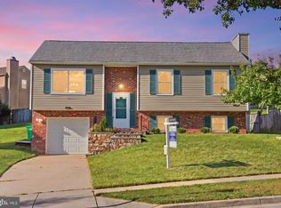9136 McHenry Ln, Lanham, MD 20706