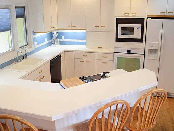 5th image of 1803 Forest Park Dr