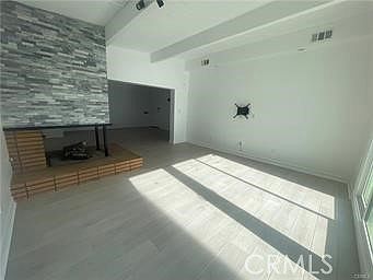 5th image of 7915 Bothwell Rd