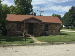 840 N Wilson St, Webb City, MO 64870