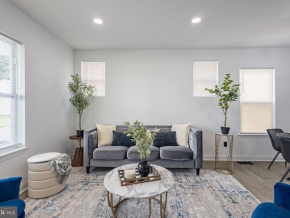 5th image of 3804 Penhurst Ave