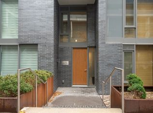 106 Varna Dr #8, Toronto, ON M6A0C8