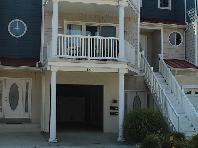 410 E 24th Ave #100 — Photo 1