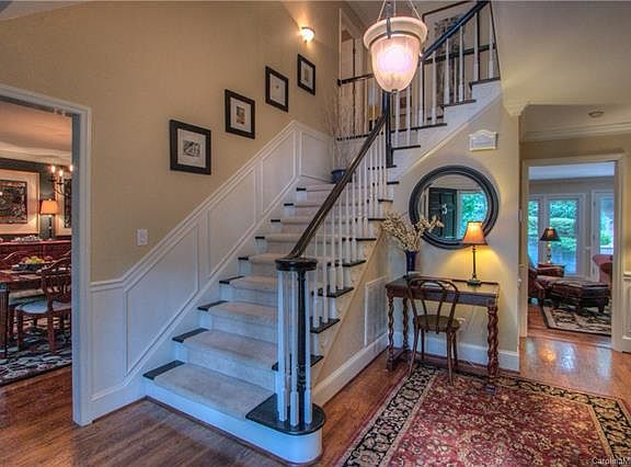 3rd image of 2832 Wimbledon Dr