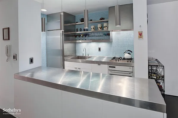 Sold by Sotheby's International Realty | media 14