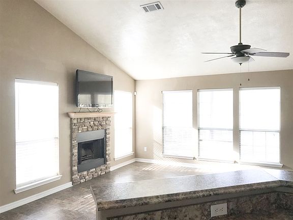 4th image of 2545 Pine Park Blvd