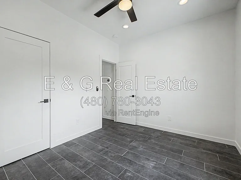 2312 E Curnow Dr — Photo 23