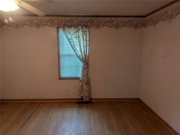 5th image of 109 Bensyl Ave