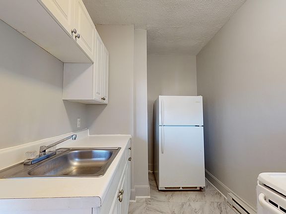 4th image of 18-26 Lincoln St #18A