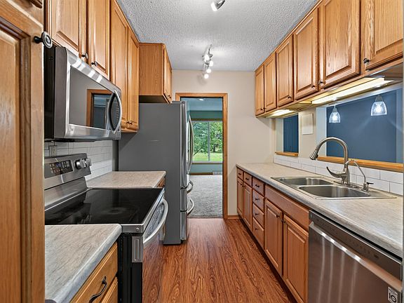 4th image of 1108 Highland Ave
