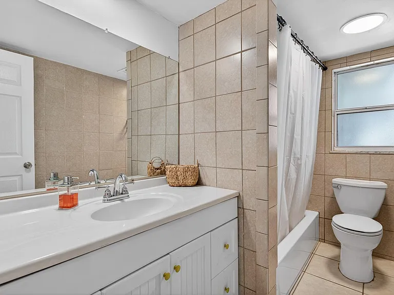 Bathtub / Shower Combo with Double Sink Vanity