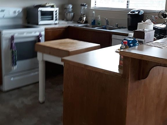 3rd image of 10 Royale Ave #28B-1