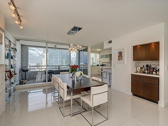 2nd image of 1541 Brickell Ave #B3403