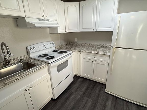 4th image of 234 NE 14th Ave