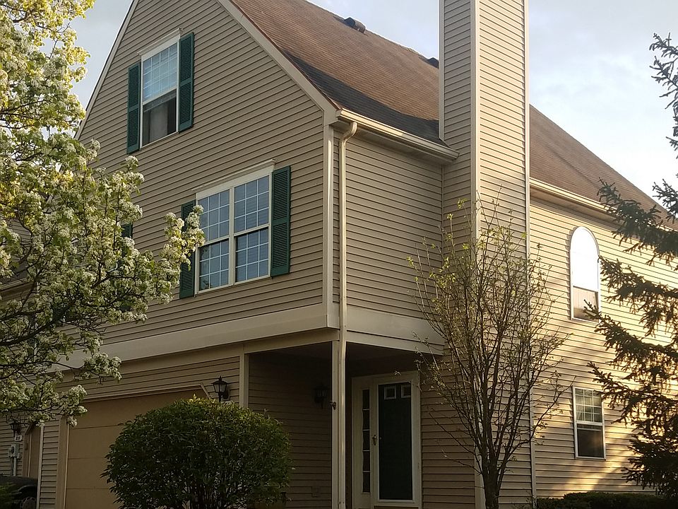 1st image of 851 Heath Ln