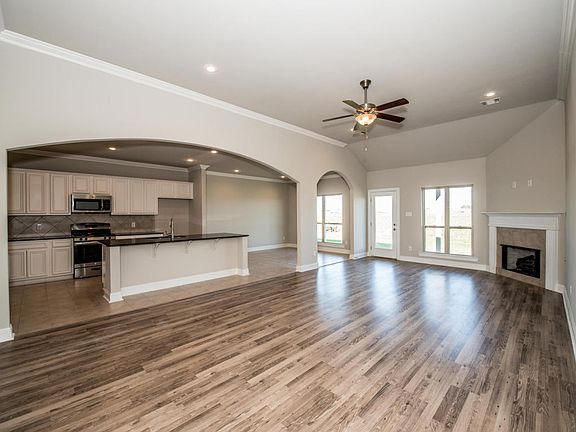 4th image of 319 Forest Grove Dr