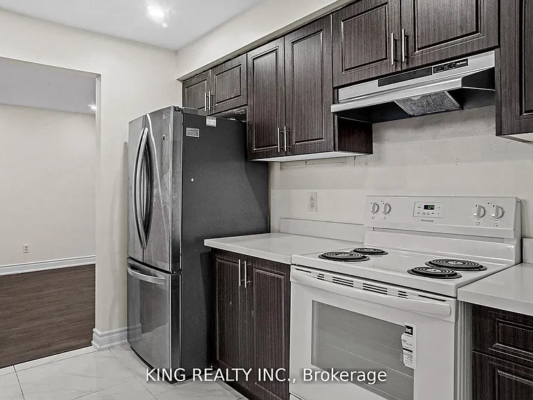 16 Wimbledon Ct — Photo 15