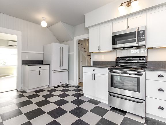 5th image of 714 S 51st St