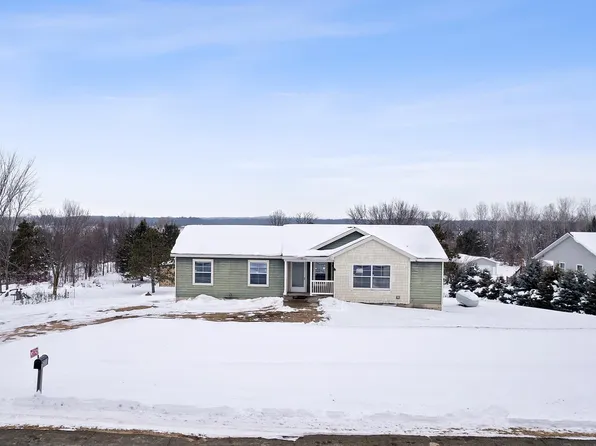W5742 Lakeview Dr E, Montello, WI 53949