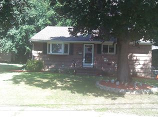 38 Live Oaks Rd, Milford, CT 06460