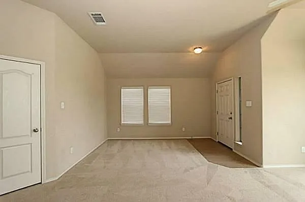508 Highmoor Ct — Photo 4