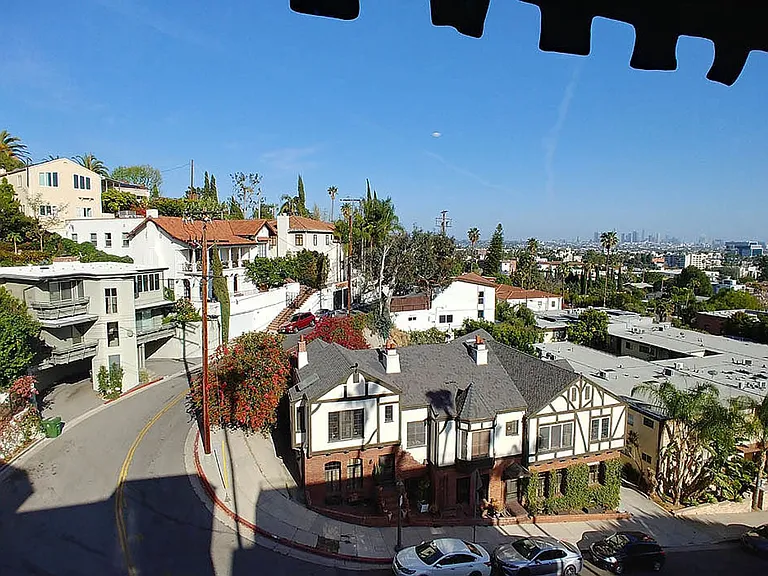 Five Star Suites — Photo 117