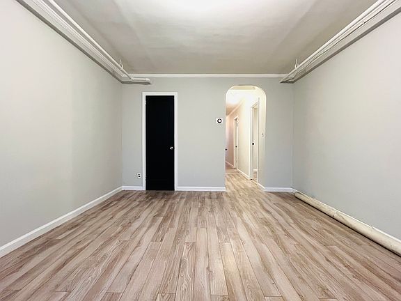 4th image of 2124 47th St #1