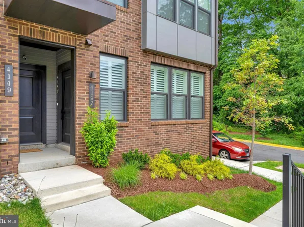 4149 Red Mulberry Dr, Fairfax, VA 22033