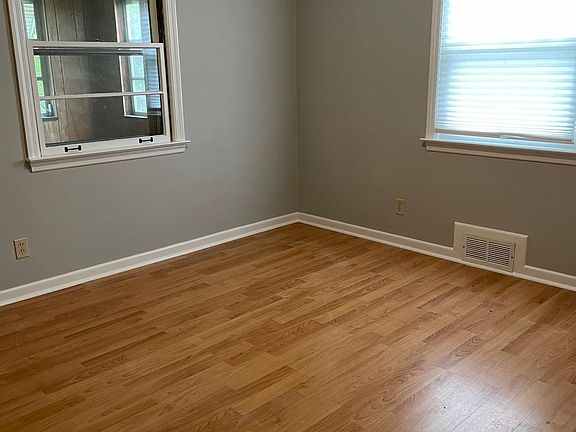 1st bedroom