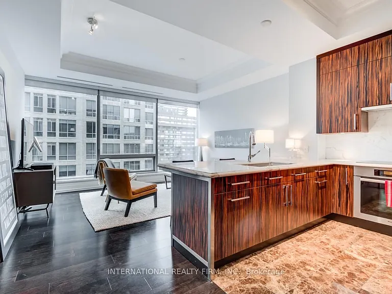55 Scollard St #702 — Photo 5