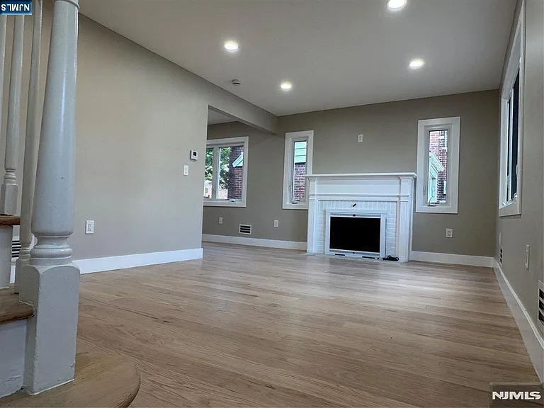 8 Dohrman Ave — Photo 7