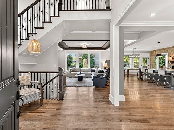 4th image of 6830 Woodstock Ct