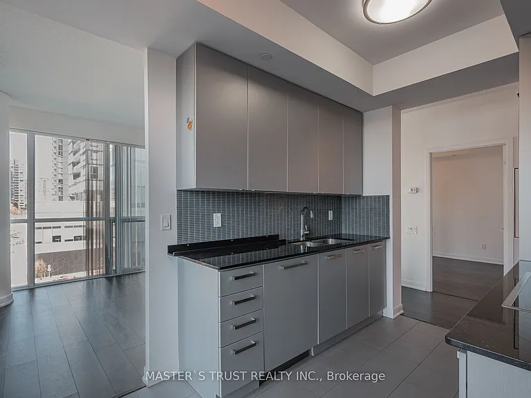 5168 Yonge St #217 — Photo 9