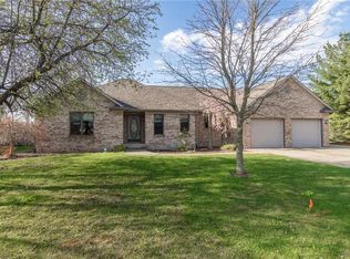 5229 W Stonehaven Ln, New Palestine, IN 46163