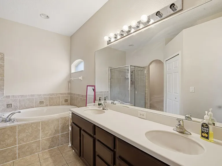 9821 Jasmine Brook Cir — Photo 14