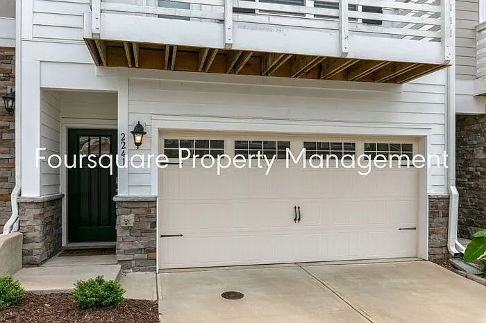 3 bed, 2.5 bath, 2249 sqft, $2,197 — Photo 3