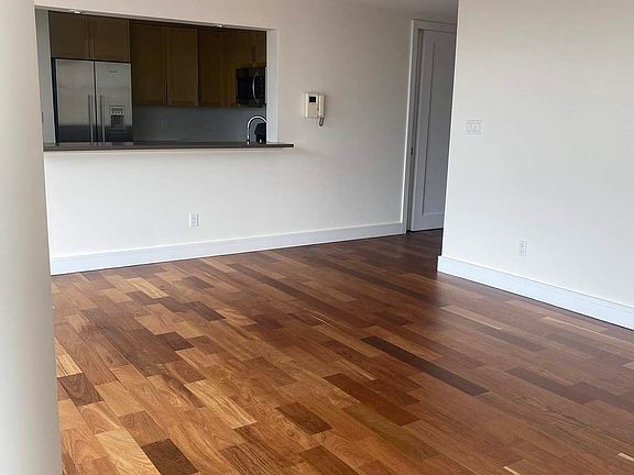 5th image of 3620 Oxford Ave APT 12B